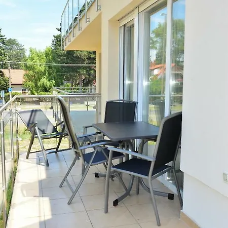 Sun-dial Apartmanhotel *